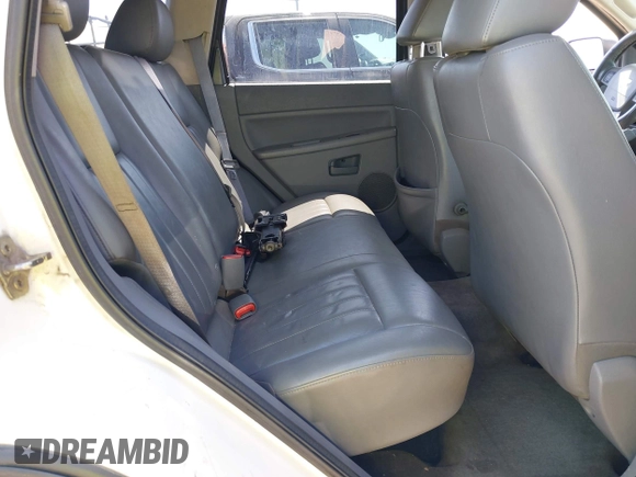 2005 Jeep Grand Cherokee Laredo with VIN 1J4GS48K95C554353, listed as a IAAI auction lot 42003580 with Not Provided miles and . Bid and sale history available at DreamBid. Image 8.