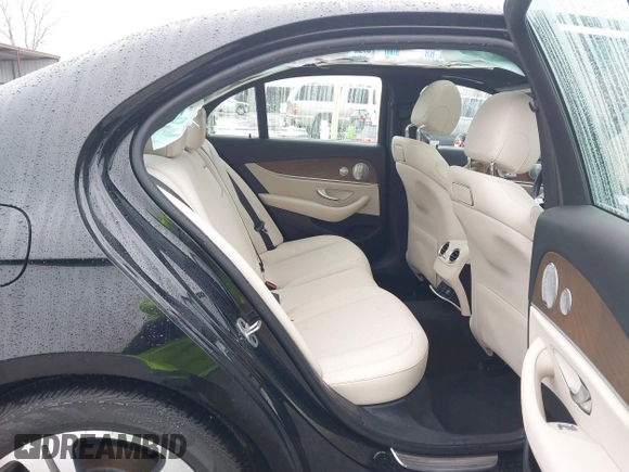 2018 Mercedes-Benz E-Class E 300 with VIN WDDZF4JB0JA480457, listed as a IAAI auction lot 41548033 with 54,732 mi miles. Bid and sale history available at carsss.com. Image 8.