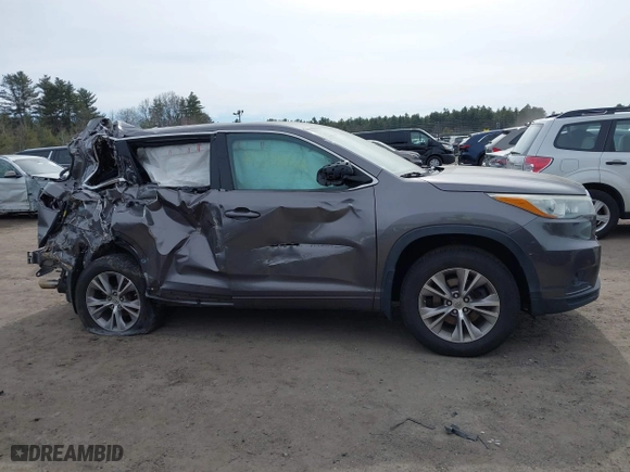 2015 Toyota Highlander LE with VIN 5TDBKRFH4FS180612, listed as a IAAI auction lot 41728026 with 87,764 mi miles. Bid and sale history available at carsss.com. Image 13.
