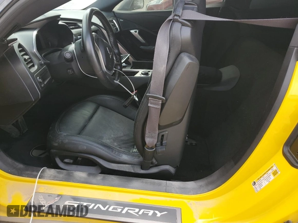2015 Chevrolet Corvette Z51 1LT z VIN 1G1YH2D74F5117020, wystawiony jako Copart lot #52010015 z przebiegiem Nie podano mil oraz Szkoda całkowita • Salvage title. Historia ofert i sprzedaży dostępna na DreamBid. Obrazek 7.
