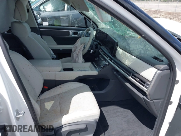 2025 Hyundai Santa Fe SEL z VIN 5NMP24GL1SH082601, wystawiony jako IAAI lot #41957894 z przebiegiem 1 823 mil mil oraz . Historia ofert i sprzedaży dostępna na DreamBid. Obrazek 5.