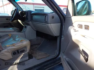2001 GMC Yukon XL SLT with VIN 3GKEC16T81G149276, listed as a IAAI auction lot 41707537 with Not Provided miles. Bid and sale history available at carsss.com. Image 5.