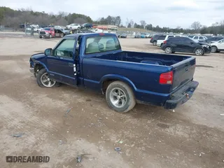 2000 Chevrolet S-10 LS with VIN 1GCCS145XYK251420, listed as a IAAI auction lot 41415213 with 145,683 mi miles. Bid and sale history available at carsss.com. Image 3.