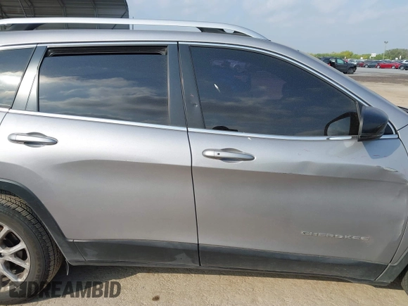 2018 Jeep Cherokee Latitude Plus с VIN 1C4PJLLB7JD552311, выставлен на аукционе IAAI как лот 42054262 с пробегом 164 209 миль миль и . История ставок и продаж доступна на DreamBid. Изображение 13.