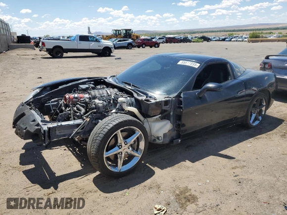 2009 Chevrolet Corvette 3LT z VIN 1G1YY26W295110415, wystawiony jako Copart lot #55877895 z przebiegiem 97 791 mil mil oraz Szkoda całkowita • Salvage title. Historia ofert i sprzedaży dostępna na DreamBid. Obrazek 1.