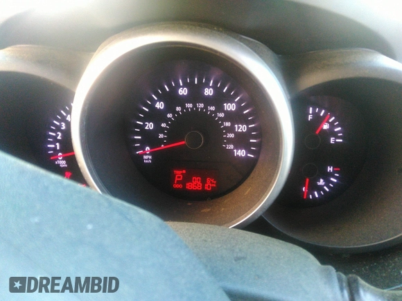 2013 Kia Soul + z VIN KNDJT2A65D7560605, wystawiony jako IAAI lot #41908807 z przebiegiem 186 810 mil mil oraz . Historia ofert i sprzedaży dostępna na DreamBid. Obrazek 7.