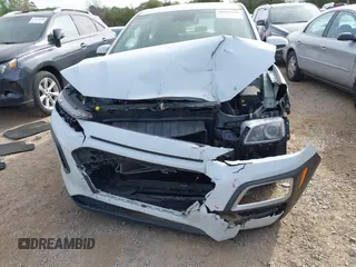 2020 Hyundai Kona SE with VIN KM8K12AA0LU433240, listed as a IAAI auction lot 41944156 with 31,375 mi miles. Bid and sale history available at carsss.com. Image 6.