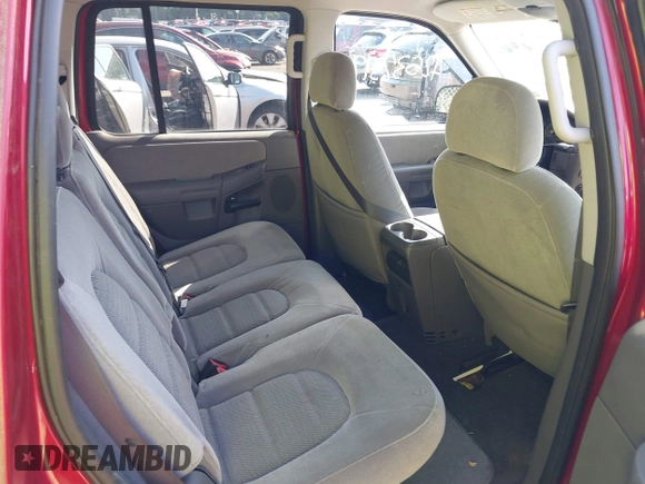 2005 Ford Explorer XLT z VIN 1FMZU73E454A63576, wystawiony jako IAAI lot #42532397 z przebiegiem 99 903 mil mil oraz . Historia ofert i sprzedaży dostępna na DreamBid. Obrazek 8.