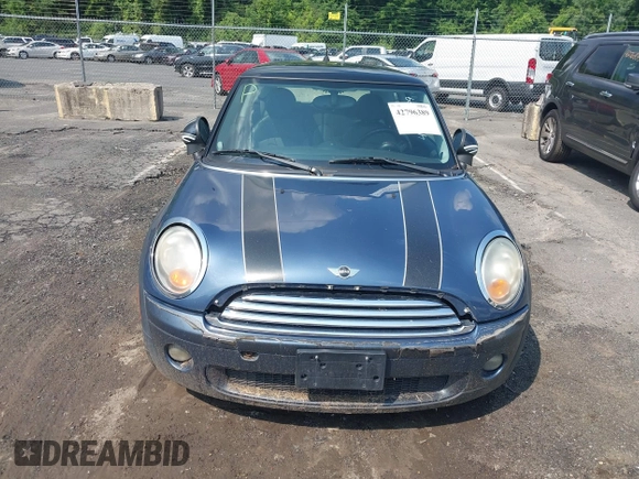 2010 MINI Hardtop z VIN WMWMF3C50ATU77369, wystawiony jako IAAI lot #42796389 z przebiegiem 173 322 mil mil oraz . Historia ofert i sprzedaży dostępna na DreamBid. Obrazek 6.