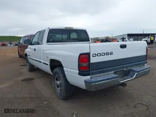 1998 Dodge Ram 1500 with VIN 3B7HC12Y8WM281764, listed as a IAAI auction lot 41726124 with 130,797 mi miles. Bid and sale history available at carsss.com. Image 3.