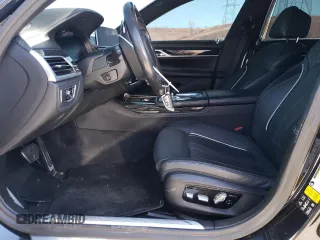 2020 BMW 7 Series 750i xDrive with VIN WBA7U2C01LGM26654, listed as a Copart auction lot 49237255 with 37,136 mi miles and Salvage Title. Bid and sale history available at carsss.com. Image 7.