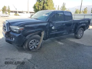 2017 Toyota Tacoma SR5 with VIN 5TFRZ5CN4HX038786, listed as a Copart auction lot 54102225 with 64,084 mi miles and Salvage title. Bid and sale history available at DreamBid. Image 1.
