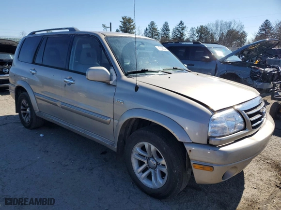 2001 Suzuki XL-7 Standard with VIN JS3TX92V814102549, listed as a Copart auction lot 47290045 with 197,369 mi miles and Salvage Title. Bid and sale history available at carsss.com. Image 4.
