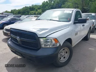 2017 Ram 1500 Tradesman z VIN 3C6JR6DG5HG774182, wystawiony jako IAAI lot #42314140 z przebiegiem 132 895 mil mil oraz . Historia ofert i sprzedaży dostępna na DreamBid. Obrazek 2.