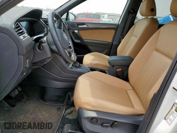 2024 Volkswagen Tiguan SE with VIN 3VVNB7AX5RM133921, listed as a Copart auction lot 58341925 with 7,865 mi miles and Salvage title. Bid and sale history available at DreamBid. Image 7.