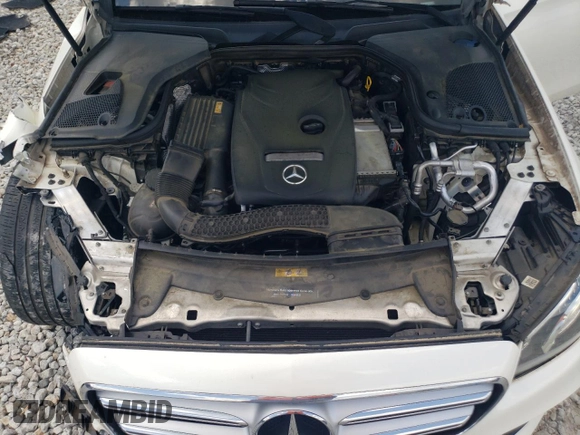 2017 Mercedes-Benz E 300 Luxury with VIN WDDZF4KB1HA148925, listed as a Copart auction lot 60001475 with 72,293 mi miles and Salvage title. Bid and sale history available at DreamBid. Image 11.