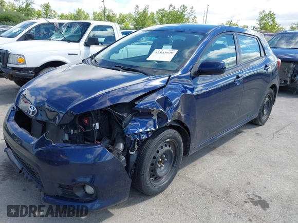 2011 Toyota Matrix z VIN 2T1KU4EE1BC664423, wystawiony jako IAAI lot #42303939 z przebiegiem 158 316 mil mil oraz . Historia ofert i sprzedaży dostępna na DreamBid. Obrazek 2.