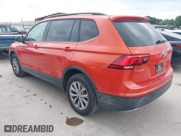 2018 Volkswagen Tiguan S с VIN 3VV1B7AX8JM090047, выставлен на аукционе IAAI как лот 42184116 с пробегом 121 085 миль миль и . История ставок и продаж доступна на DreamBid. Изображение 3.