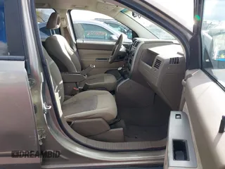 2007 Jeep Compass Sport with VIN 1J8FF47W37D325148, listed as a IAAI auction lot 40962150 with 198,345 mi miles. Bid and sale history available at carsss.com. Image 5.