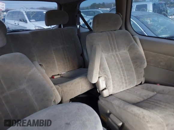 2002 Toyota Sienna LE with VIN 4T3ZF13C92U444185, listed as a IAAI auction lot 39003187 with 999,999 mi miles. Bid and sale history available at carsss.com. Image 8.