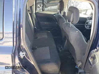 2016 Jeep Patriot Sport z VIN 1C4NJRBB4GD509405, wystawiony jako Copart lot #56781025 z przebiegiem 161 920 mil mil oraz Czysty tytuł • Clean title. Historia ofert i sprzedaży dostępna na DreamBid. Obrazek 10.