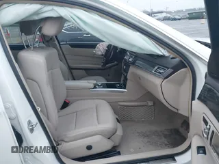 2016 Mercedes-Benz E-Class E 350 Luxury with VIN WDDHF8JB1GB240842, listed as a IAAI auction lot 41079330 with 46,322 mi miles. Bid and sale history available at carsss.com. Image 5.
