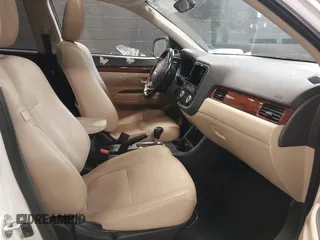 2015 Mitsubishi Outlander SE with VIN JA4AZ3A39FZ012490, listed as a IAAI auction lot 41405104 with 95,131 mi miles and . Bid and sale history available at DreamBid. Image 5.
