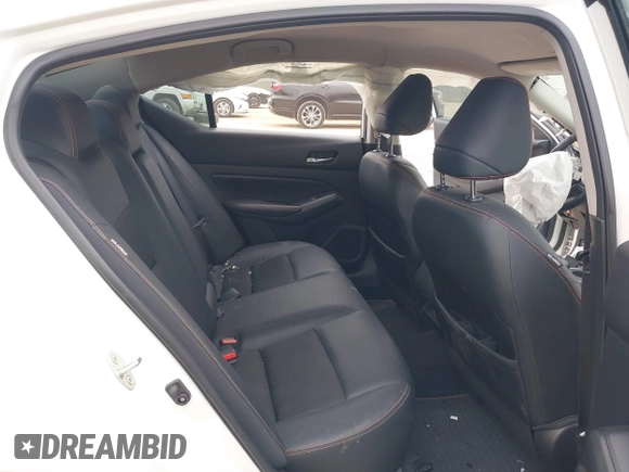 2019 Nissan Altima 2.5 SR with VIN 1N4BL4CV8KC135636, listed as a IAAI auction lot 41635760 with 60,087 mi miles. Bid and sale history available at carsss.com. Image 8.
