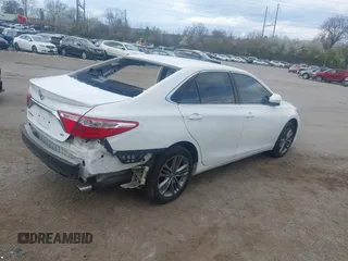 2017 Toyota Camry XLE z VIN 4T1BF1FK5HU814926, wystawiony jako IAAI lot #41917832 z przebiegiem 69 702 mil mil oraz . Historia ofert i sprzedaży dostępna na DreamBid. Obrazek 4.