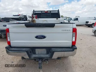 2018 Ford F-250 XL with VIN 1FT7W2BT2JEC78080, listed as a IAAI auction lot 42560676 with 239,286 mi miles and . Bid and sale history available at DreamBid. Image 15.