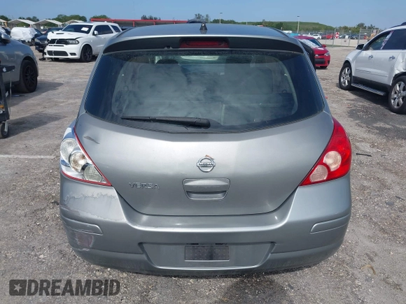 2011 Nissan Versa SL z VIN 3N1BC1CP3BL402120, wystawiony jako IAAI lot #42006620 z przebiegiem 147 023 mil mil oraz . Historia ofert i sprzedaży dostępna na DreamBid. Obrazek 16.