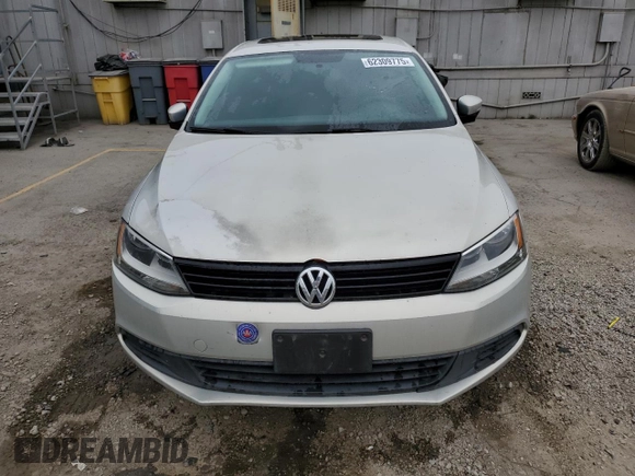 2011 Volkswagen Jetta SE with VIN 3VWDZ7AJXBM379724, listed as a Copart auction lot 62309775 with 138,164 mi miles and Clean title. Bid and sale history available at DreamBid. Image 5.