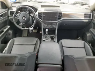 2019 Volkswagen Atlas SE with VIN 1V2XR2CA0KC560587, listed as a Copart auction lot 61511165 with 101,731 mi miles and Salvage title. Bid and sale history available at DreamBid. Image 8.