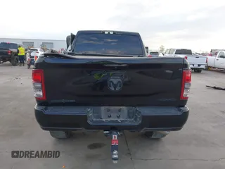2022 Ram 2500 Big Horn z VIN 3C6UR5DL8NG125542, wystawiony jako IAAI lot #41881676 z przebiegiem 55 332 mil mil oraz . Historia ofert i sprzedaży dostępna na DreamBid. Obrazek 17.