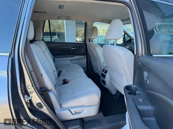 2017 Honda Pilot EX with VIN 5FNYF6H32HB005734, listed as a Copart auction lot 43256325 with 192,849 mi miles and Clean Title. Bid and sale history available at DreamBid. Image 6.