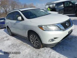 2014 Nissan Pathfinder S z VIN 5N1AR2MM1EC714966, wystawiony jako IAAI lot #41333651 z przebiegiem 118 542 mil mil oraz . Historia ofert i sprzedaży dostępna na DreamBid. Obrazek 1.