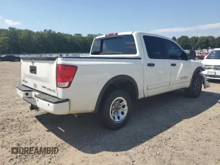 2015 Nissan Titan SL with VIN 1N6BA0EC7FN503784, listed as a Copart auction lot 68442114 with 130,651 mi miles and Salvage Title. Bid and sale history available at carsss.com. Image 3.