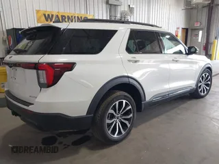 2025 Ford Explorer ST-Line with VIN 1FMUK8KH6SGA60996, listed as a IAAI auction lot 42404251 with 7,310 mi miles and . Bid and sale history available at DreamBid. Image 4.