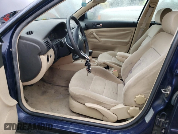 2000 Volkswagen Passat with VIN WVWMA23B9YP355680, listed as a Copart auction lot 45560034 with 82,100 mi miles and Salvage title. Bid and sale history available at DreamBid. Image 7.