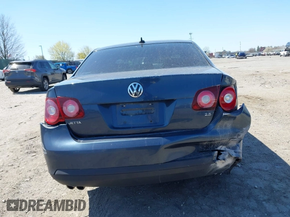 2008 Volkswagen Jetta SE with VIN 3VWRZ71K28M092871, listed as a IAAI auction lot 42059585 with Not provided miles and . Bid and sale history available at DreamBid. Image 15.