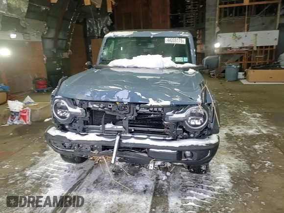 2023 Ford Bronco z VIN 1FMDE5BHXPLB65240, wystawiony jako Copart lot #44208175 z przebiegiem 55 537 mil mil oraz Szkody całkowita. Historia ofert i sprzedaży dostępna na DreamBid. Obrazek 12.
