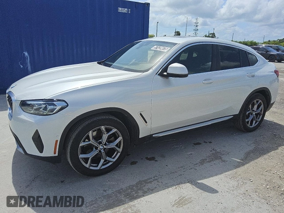 2024 BMW X4 xDrive30i z VIN 5UX33DT07R9X23990, wystawiony jako Copart lot #57439675 z przebiegiem 15 374 mil mil oraz Czysty tytuł • Clean title. Historia ofert i sprzedaży dostępna na DreamBid. Obrazek 1.
