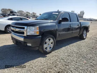2008 Chevrolet Silverado 1500 1LT with VIN 2GCEC13J281190326, listed as a Copart auction lot 46140375 with 231,884 mi miles and Salvage Title. Bid and sale history available at DreamBid. Image 1.