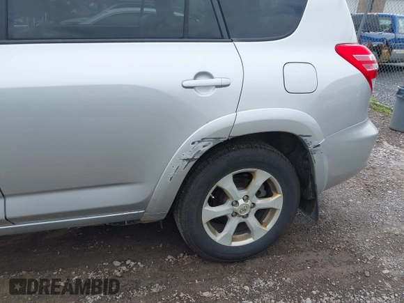 2010 Toyota RAV4 Limited z VIN 2T3DK4DV1AW029240, wystawiony jako IAAI lot #42650723 z przebiegiem 228 116 mil mil oraz . Historia ofert i sprzedaży dostępna na DreamBid. Obrazek 17.