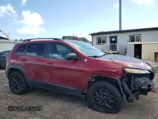 2017 Jeep Cherokee Trailhawk z VIN 1C4PJMBSXHW557783, wystawiony jako Copart lot #53978135 z przebiegiem 103 554 mil mil oraz Szkoda całkowita • Salvage title. Historia ofert i sprzedaży dostępna na DreamBid. Obrazek 4.