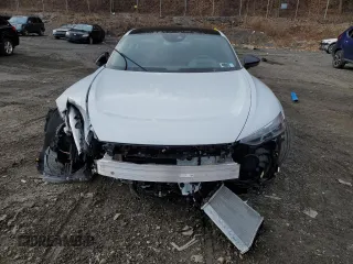 2024 Audi RS e-tron GT z VIN WAUBHBFW7R7901666, wystawiony jako Copart lot #86443564 z przebiegiem Nie podano mil oraz Szkody całkowita. Historia ofert i sprzedaży dostępna na DreamBid. Obrazek 5.