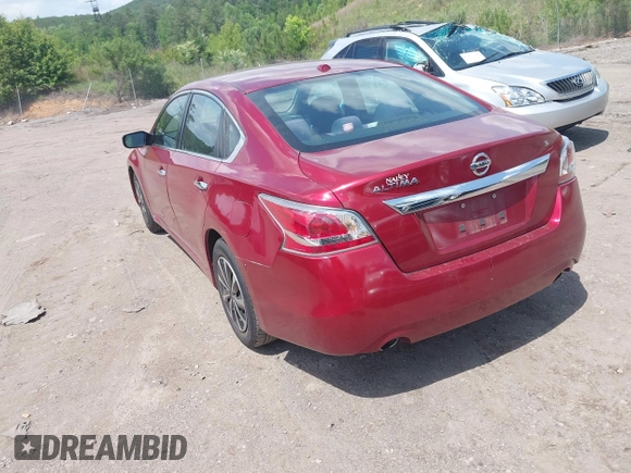 2015 Nissan Altima 2.5 z VIN 1N4AL3AP2FN886302, wystawiony jako IAAI lot #42178436 z przebiegiem 236 061 mil mil oraz . Historia ofert i sprzedaży dostępna na DreamBid. Obrazek 3.