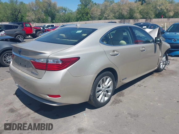 2013 Lexus ES 300h z VIN JTHBW1GG9D2012639, wystawiony jako IAAI lot #42157365 z przebiegiem 102 070 mil mil oraz . Historia ofert i sprzedaży dostępna na DreamBid. Obrazek 4.