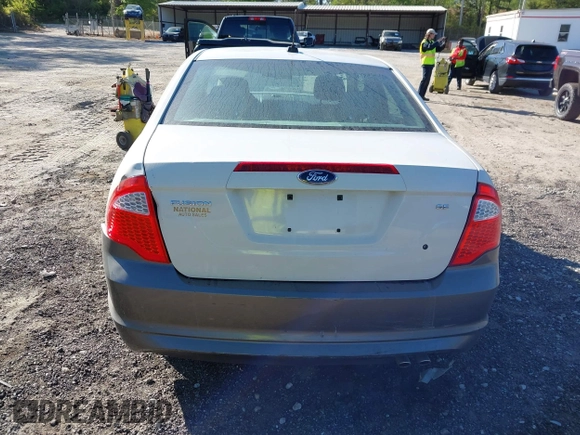 2012 Ford Fusion SE with VIN 3FAHP0HA9CR402640, listed as a IAAI auction lot 42052610 with 210,441 mi miles and . Bid and sale history available at carsss.com. Image 16.