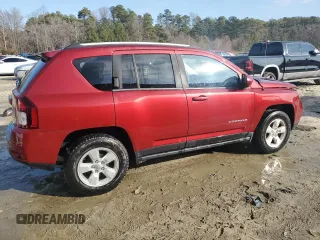 2016 Jeep Compass Latitude with VIN 1C4NJCEB7GD543444, listed as a Copart auction lot 84266844 with 61,564 mi miles and Salvage Title. Bid and sale history available at carsss.com. Image 3.